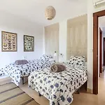 Beautiful Duplex-City Center. Parking By The House