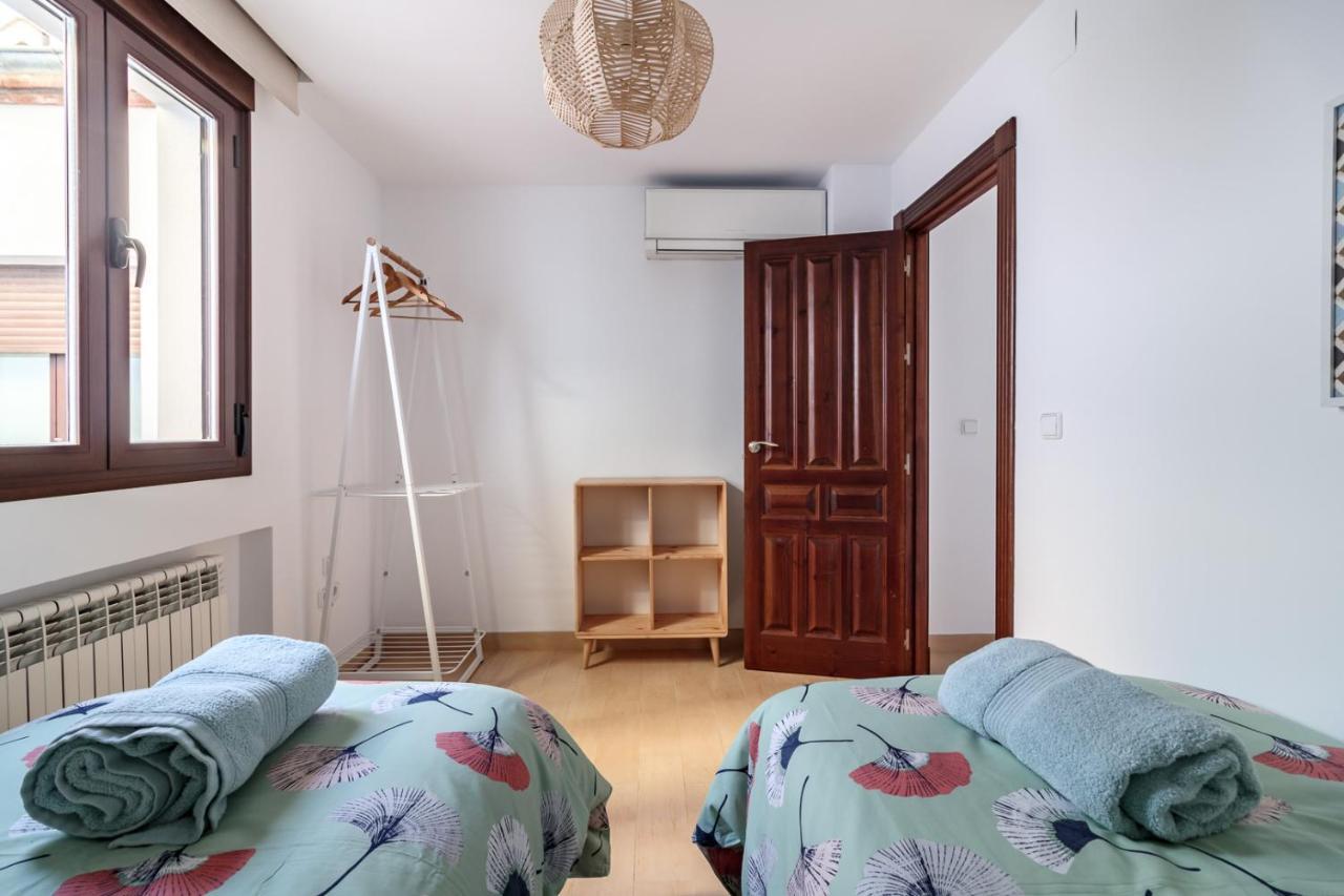 Сasa de vacaciones Beautiful Duplex-city Center. Parking By The House Granada