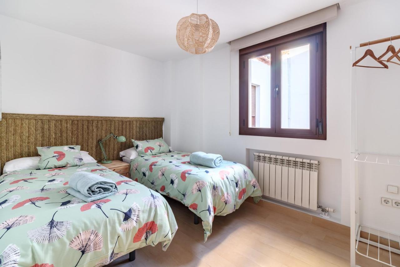 Сasa de vacaciones Beautiful Duplex-city Center. Parking By The House
