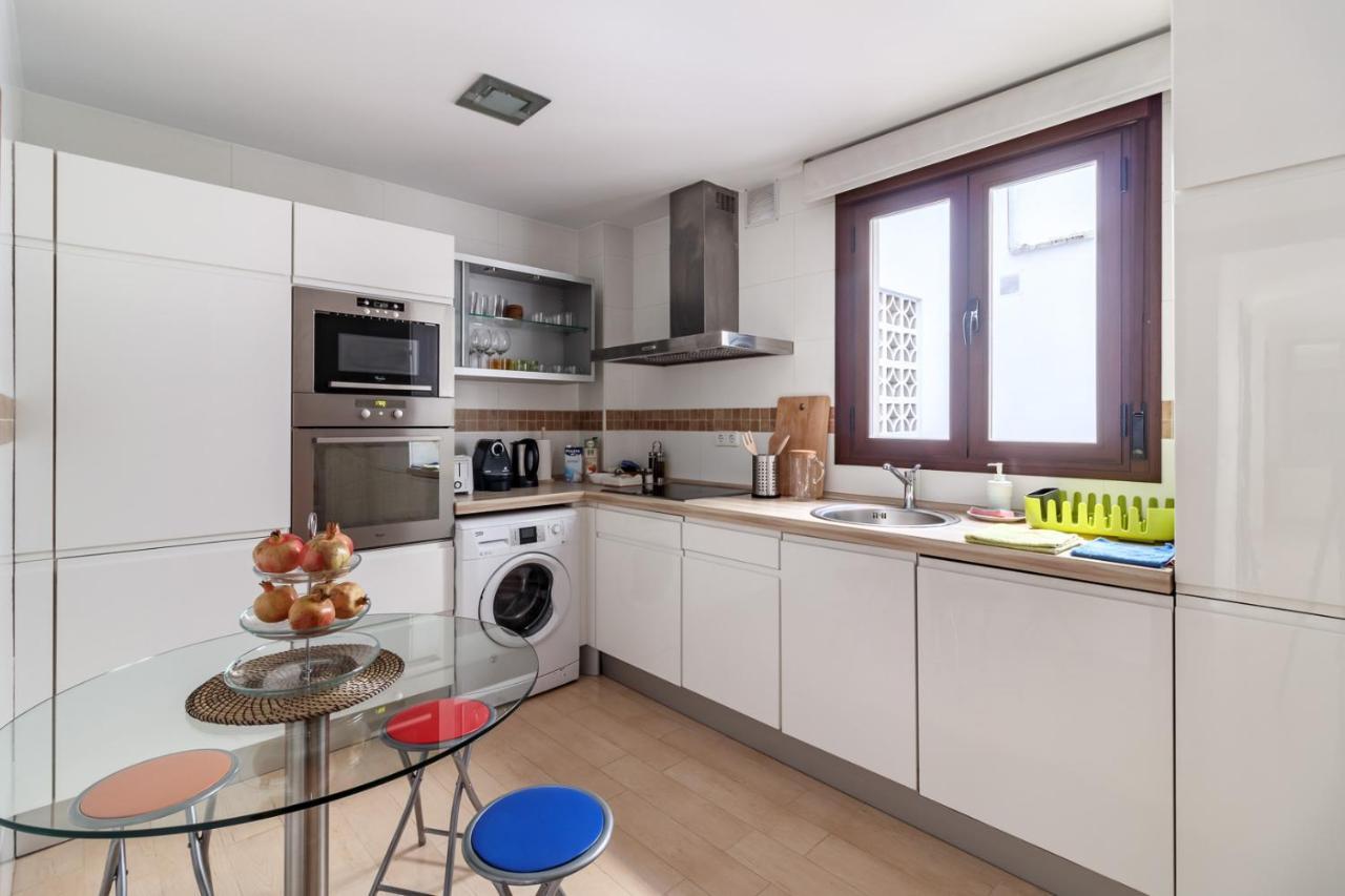 Сasa de vacaciones Beautiful Duplex-city Center. Parking By The House Granada